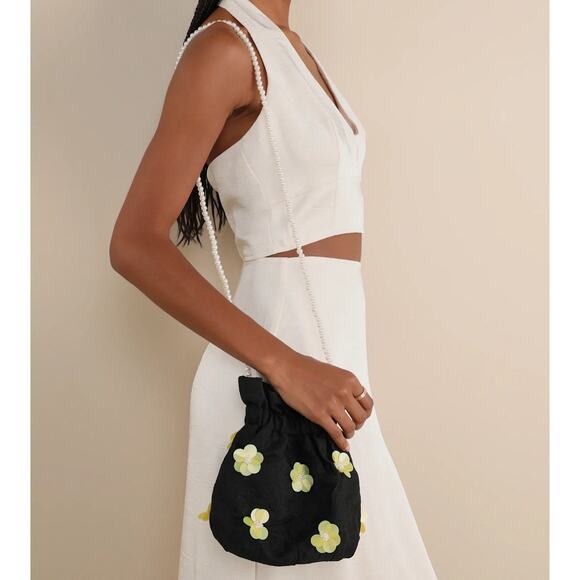 Dream Sister Jane Fanciful Flowers‎ Black Jacquard Flower Pearl Bucket Bag - Picture 9 of 9